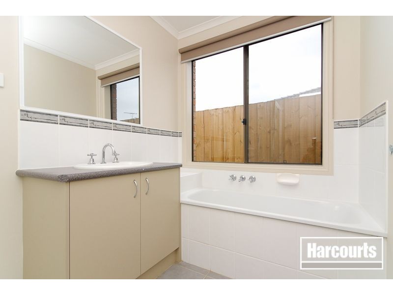 11 Montdami Way, Carrum Downs VIC 3201