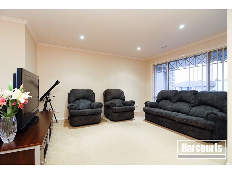 1 Natisone Place, Skye VIC 3977