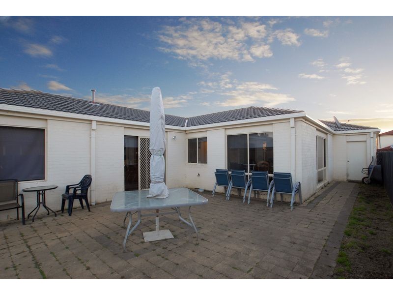 4 Clendon Court, Carrum Downs VIC 3201