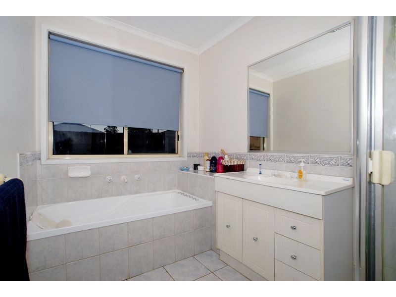 4 Clendon Court, Carrum Downs VIC 3201