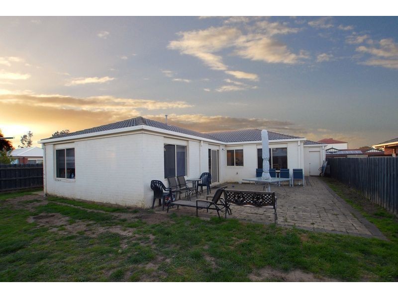 4 Clendon Court, Carrum Downs VIC 3201