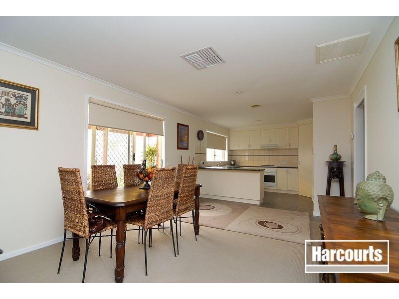 9 Clifton Park Drive, Carrum Downs VIC 3201