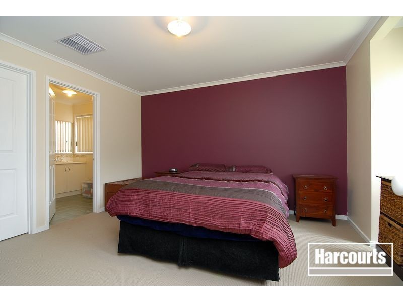 9 Clifton Park Drive, Carrum Downs VIC 3201