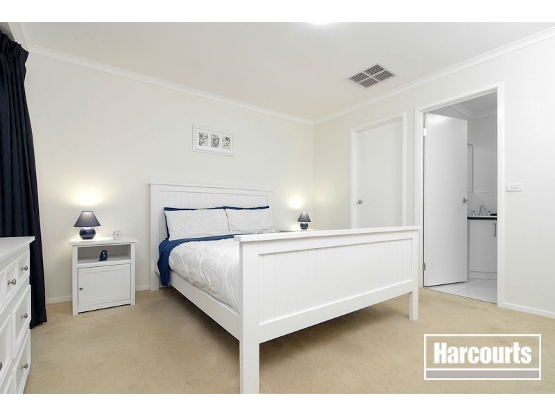 4 Raven Close, Carrum Downs VIC 3201