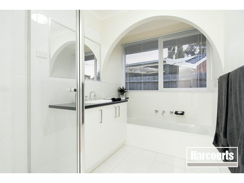 4 Raven Close, Carrum Downs VIC 3201