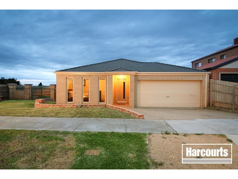 15 Diamond Parade, Skye VIC 3977