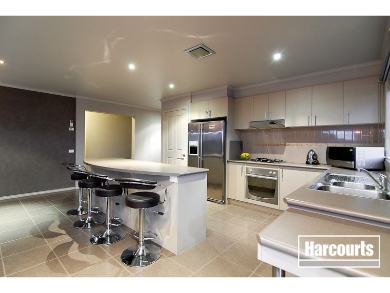 15 Diamond Parade, Skye VIC 3977