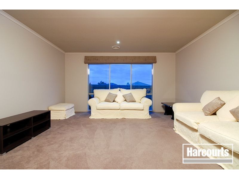 15 Diamond Parade, Skye VIC 3977