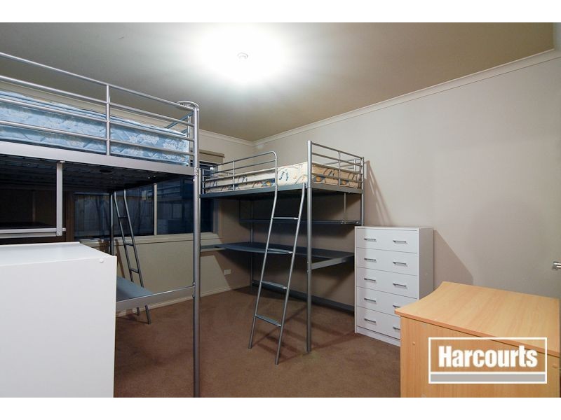 15 Diamond Parade, Skye VIC 3977