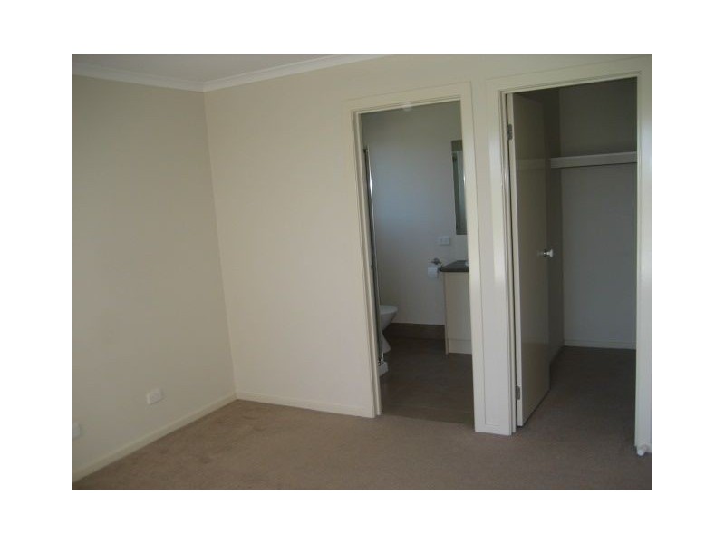 2 Esta Court, Carrum Downs VIC 3201