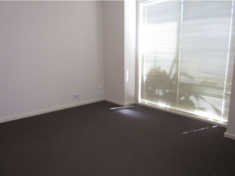 34 Lats Avenue, Carrum Downs VIC 3201
