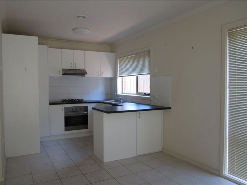 34 Lats Avenue, Carrum Downs VIC 3201