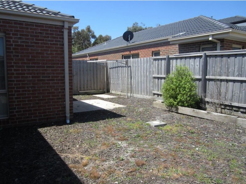 34 Lats Avenue, Carrum Downs VIC 3201