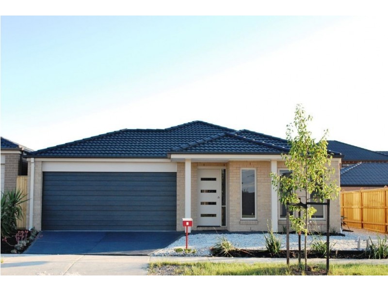 6 Elysian Place, Cranbourne West VIC 3977