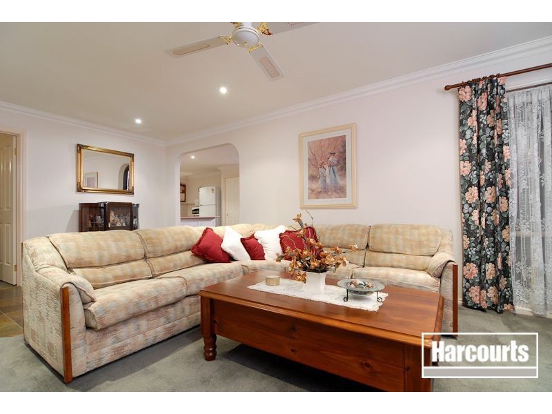 12 Delatite Way, Skye VIC 3977