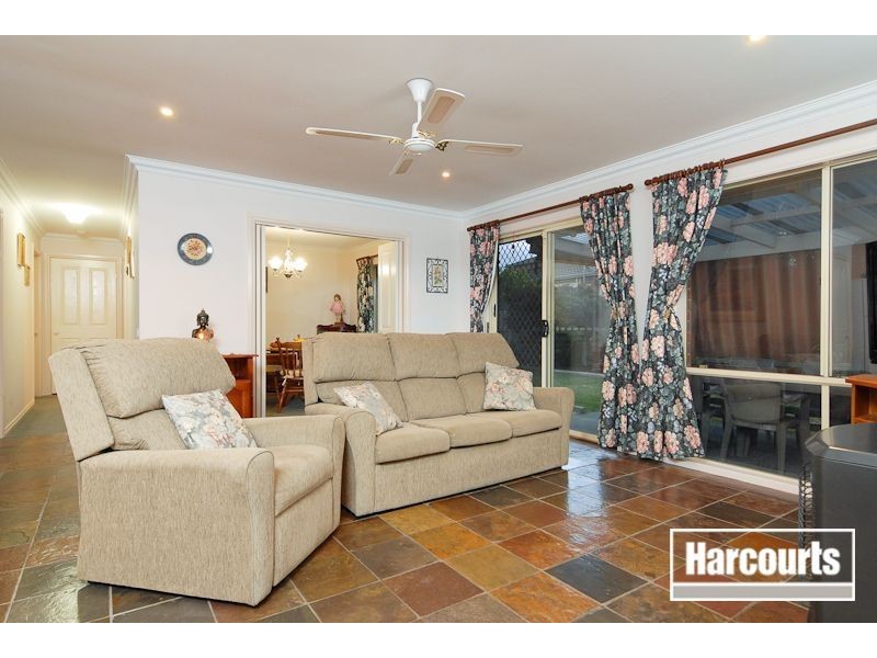 12 Delatite Way, Skye VIC 3977