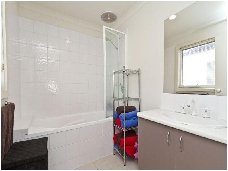 28/32 Lats Ave, Carrum Downs VIC 3201