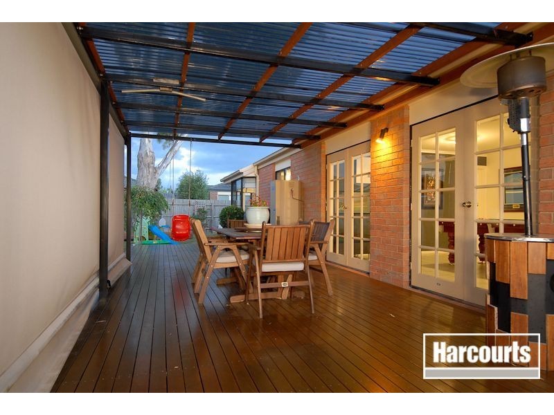 13 Bouverie Place, Skye VIC 3977