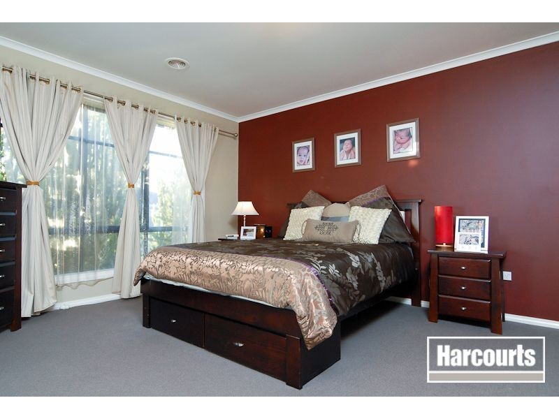 13 Bouverie Place, Skye VIC 3977