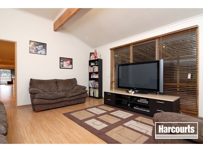 6 Rangeview Drive, Skye VIC 3977