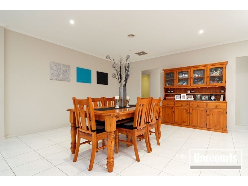 5 Edinburgh Drive, Skye VIC 3977