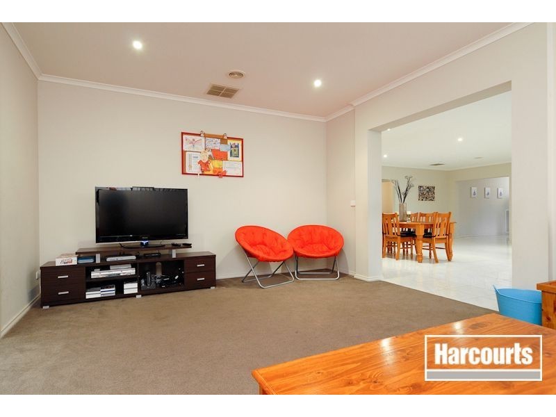 5 Edinburgh Drive, Skye VIC 3977