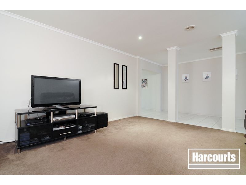 5 Edinburgh Drive, Skye VIC 3977