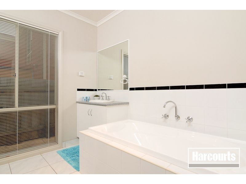 5 Edinburgh Drive, Skye VIC 3977