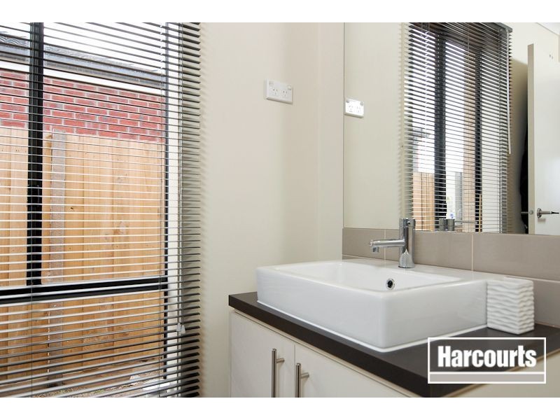 63 Malua Circuit, Sandhurst VIC 3977