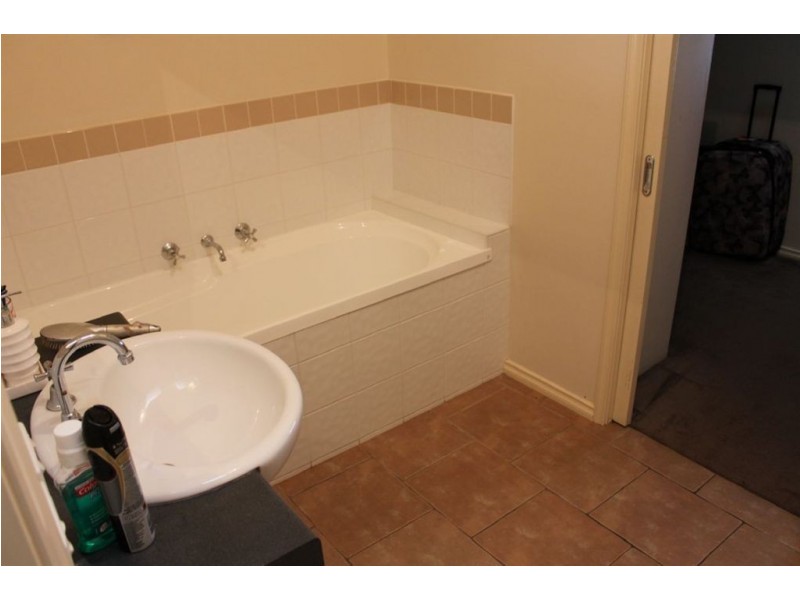 13 Fetlock Lane, Cranbourne East VIC 3977