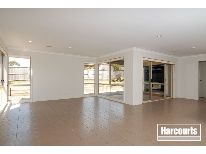 38 Clifton Grove, Carrum Downs VIC 3201