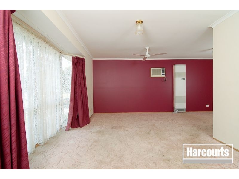 12 Paras Drive, Carrum Downs VIC 3201