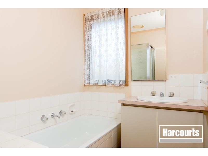 12 Paras Drive, Carrum Downs VIC 3201