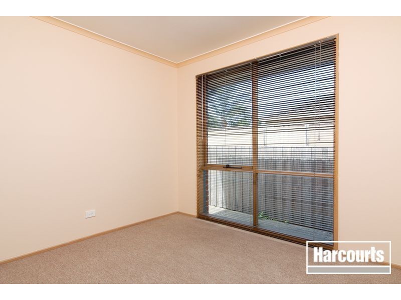 12 Paras Drive, Carrum Downs VIC 3201