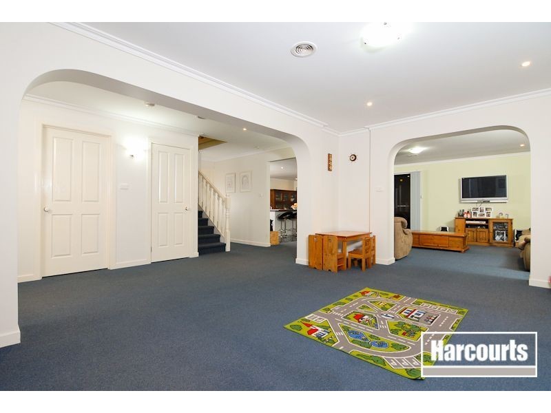 12 Venezia Way, Skye VIC 3977