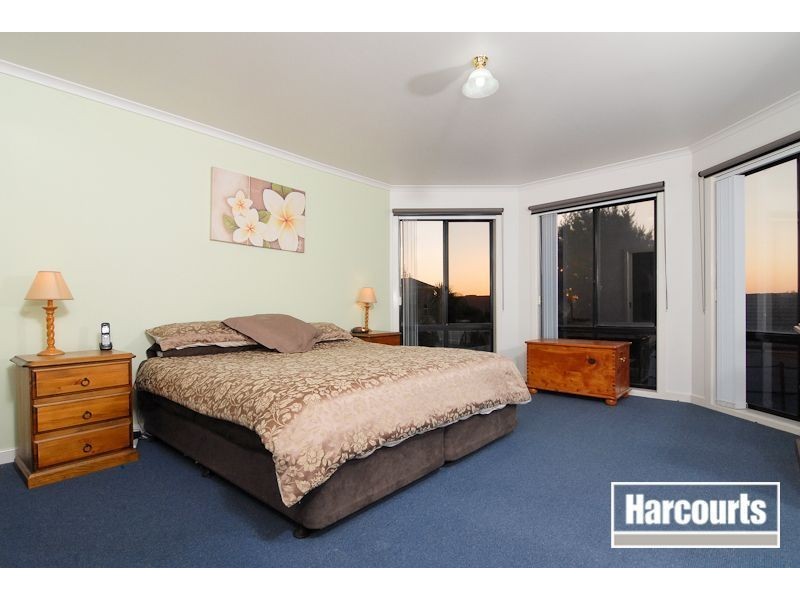 12 Venezia Way, Skye VIC 3977