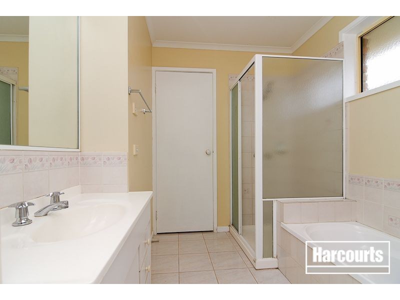 13 Earnshaw Drive, Carrum Downs VIC 3201