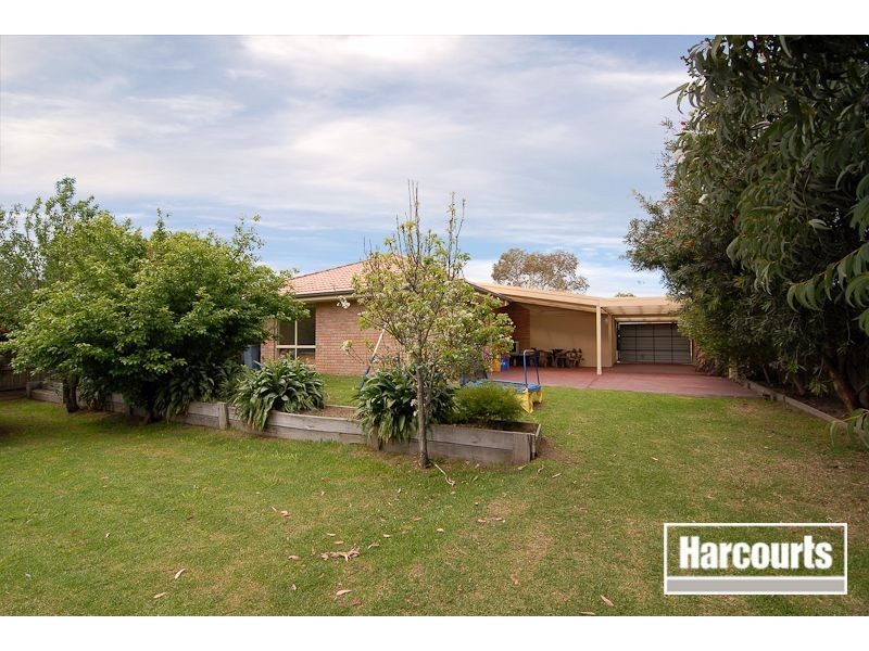 13 Earnshaw Drive, Carrum Downs VIC 3201