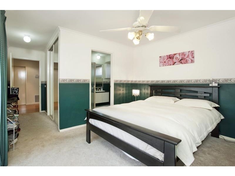 4 Flying Star Walk, Skye VIC 3977