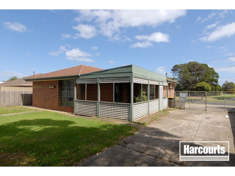 12 Paras Drive, Carrum Downs VIC 3201
