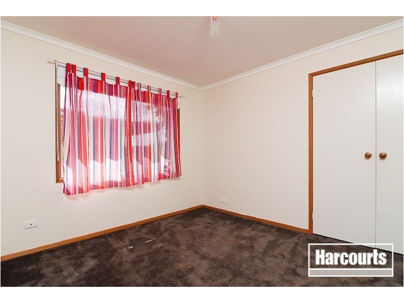18 Josephine Ave, Cranbourne North VIC 3977