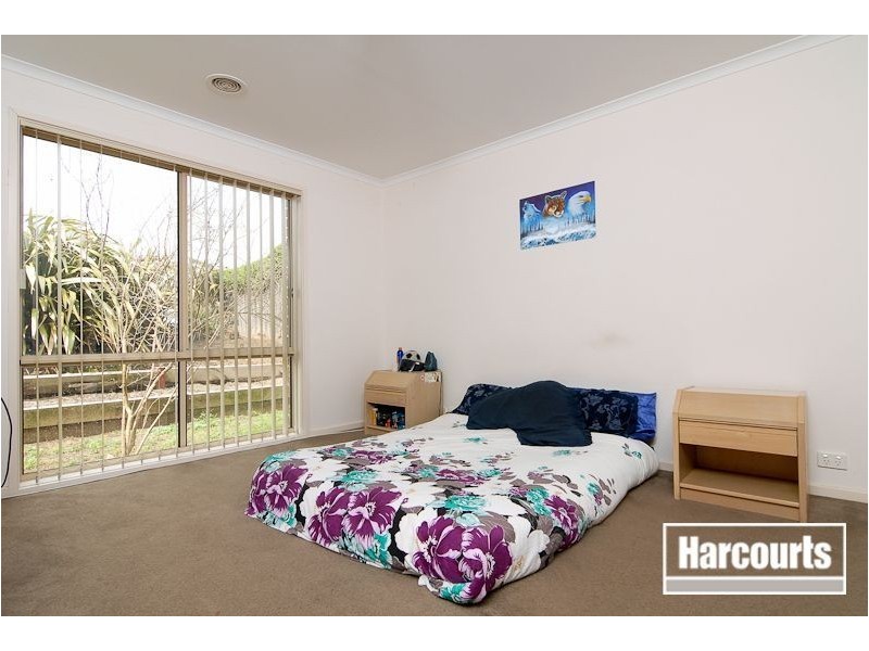 6 Joan Court, Skye VIC 3977