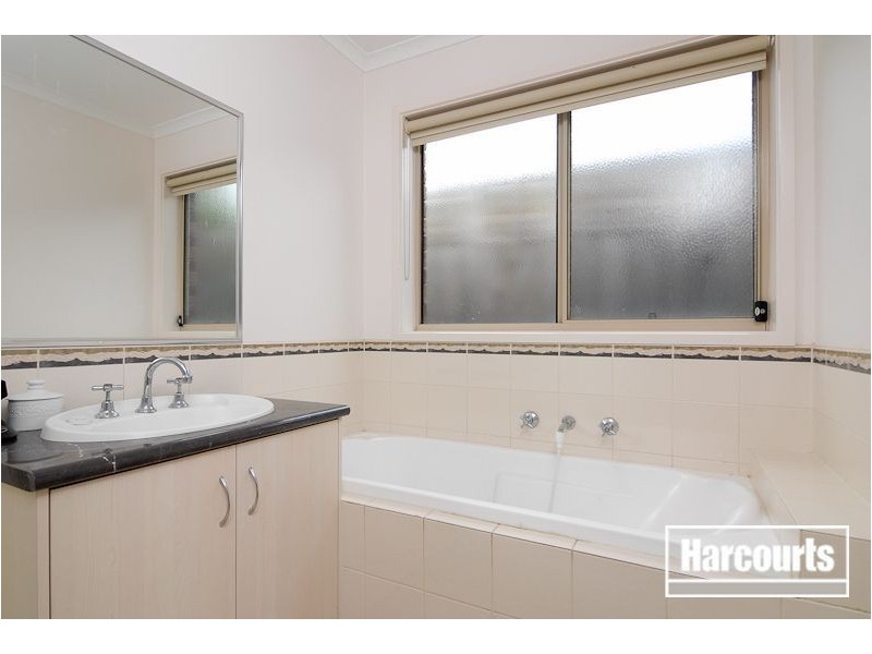 6 Joan Court, Skye VIC 3977