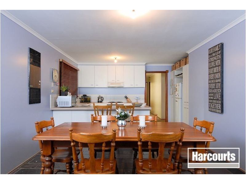 9 Laurel Crescent, Carrum Downs VIC 3201