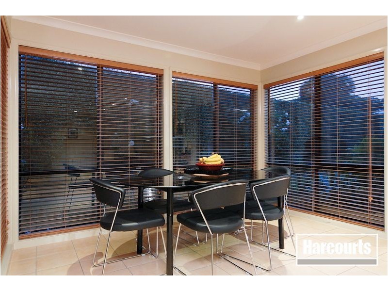 33 Edinburgh Drive, Skye VIC 3977