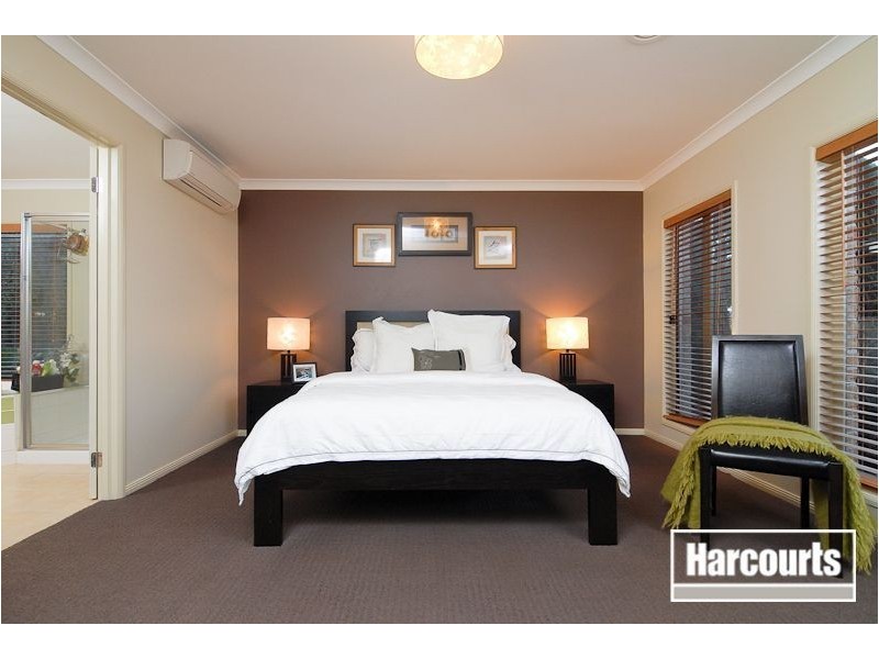 33 Edinburgh Drive, Skye VIC 3977