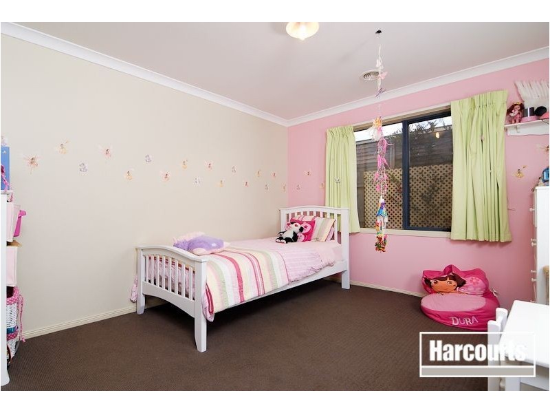 33 Edinburgh Drive, Skye VIC 3977