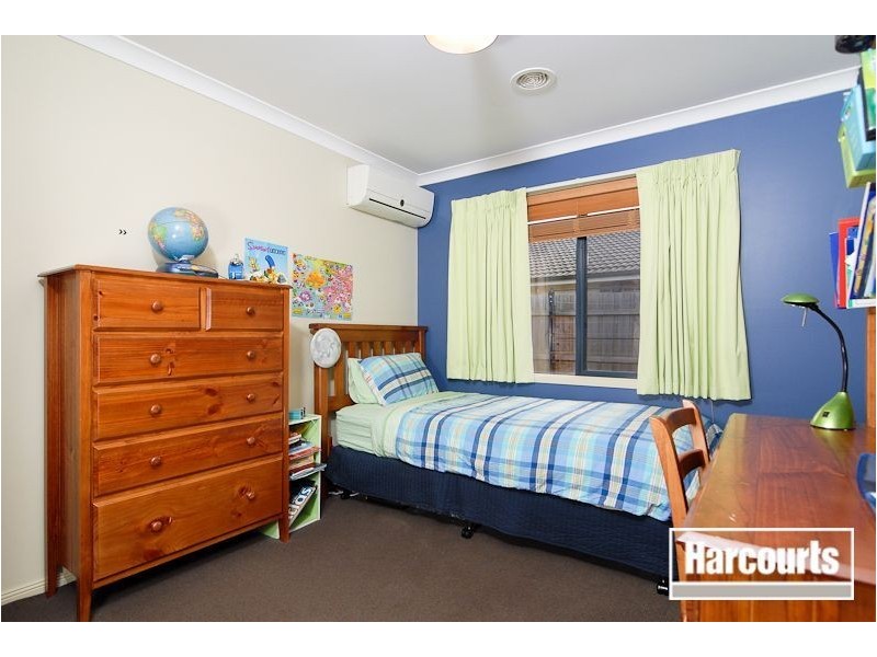 33 Edinburgh Drive, Skye VIC 3977