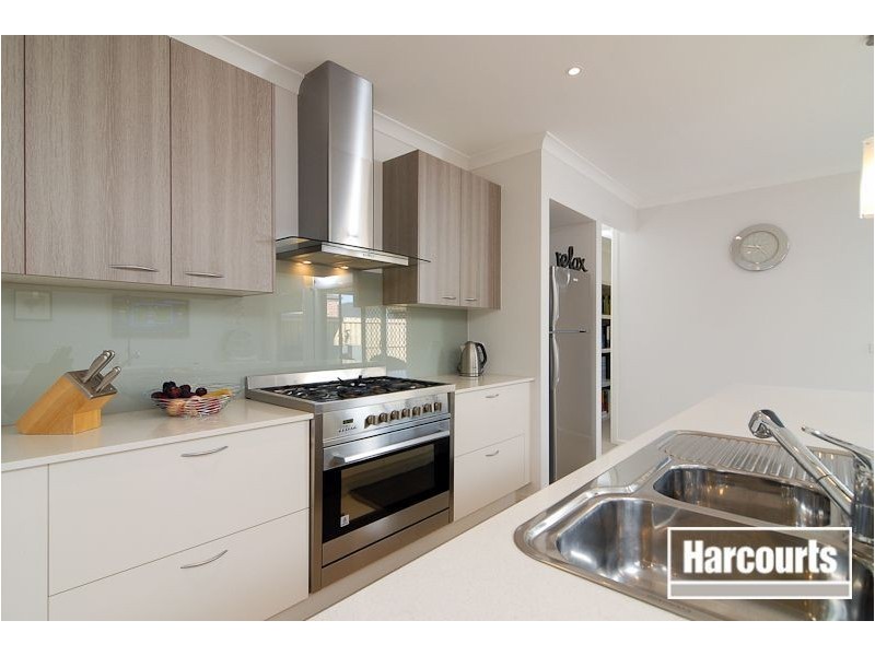 66 Malua Circuit, Sandhurst VIC 3977