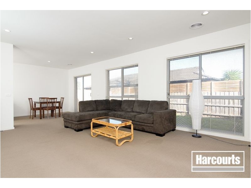 2/15 Bradford Drive, Carrum Downs VIC 3201